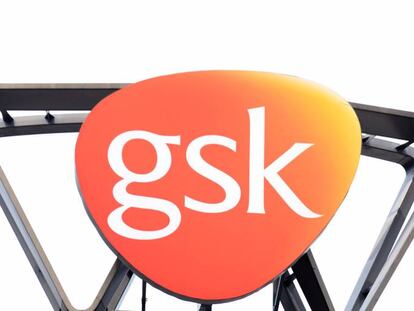 Logotipo de GlaxoSmithKline (GSK) en Singapur. 