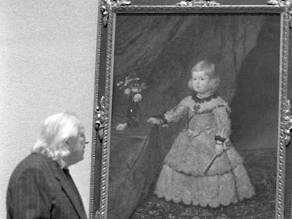 Rafael Alberti, durante su visita a la exposición sobre Velázquez que realizó el Museo del Prado en 1990.
