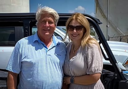 James Laen Jensen y su esposa Kelly Anne Jensen.