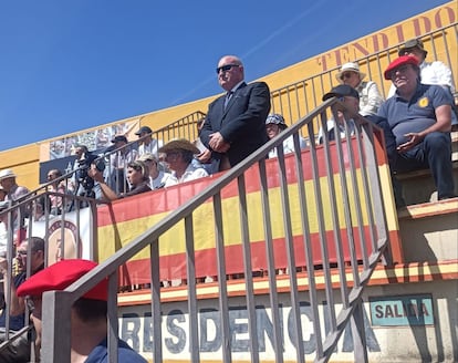 Víctor Ferra, en el palco presidencial de la plaza de San Agustín de Guadalix (Madrid).