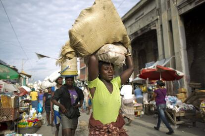 Mujeres en el mercado de Croix-des-Bossales en Port-au-Prince (Haití).