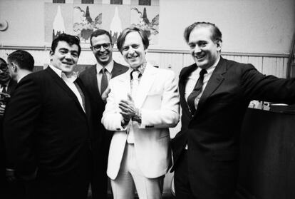 Jimmy Breslin, el editor George Hirsch, Tom Wolfe y el fundador de &#039;New York&#039;, Clay Felker, en una fiesta de la revista en 1967.