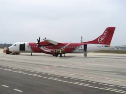 La compañía aérea Helitt en el aeropuerto de Badajoz. EFE/Archivo