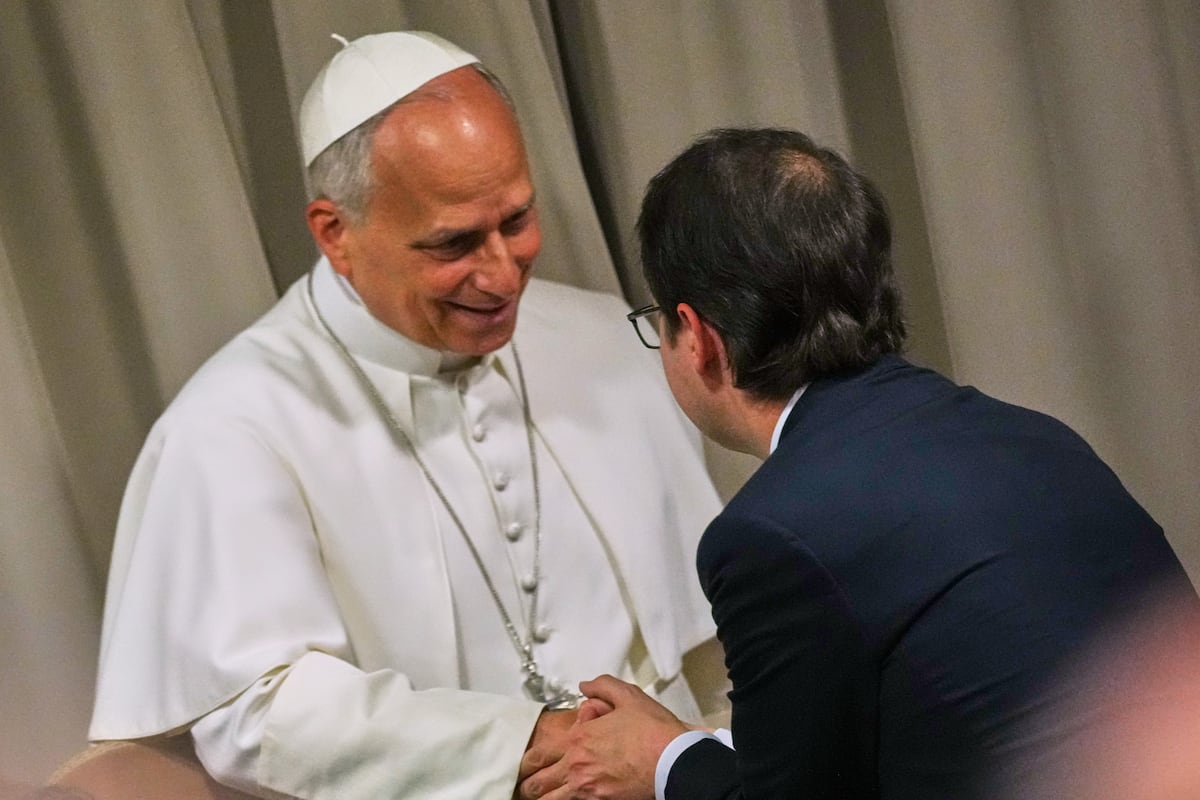 El papa León XIV lanza con su primera encíclica una llamada de alarma contra el tecnofascismo: “Quien controla la IA impondrá su visión moral”