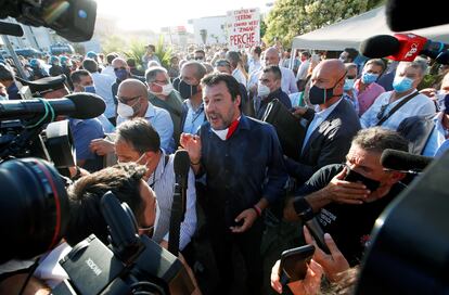 El líder de la Liga, Matteo Salvini, este lunes en el municipio de Mondragone.