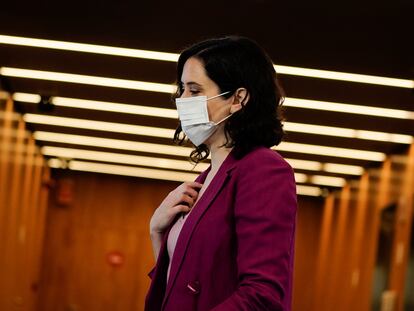 La presidenta de Madrid, Isabel Díaz Ayuso, antes de intervenir en el Foro ABC.