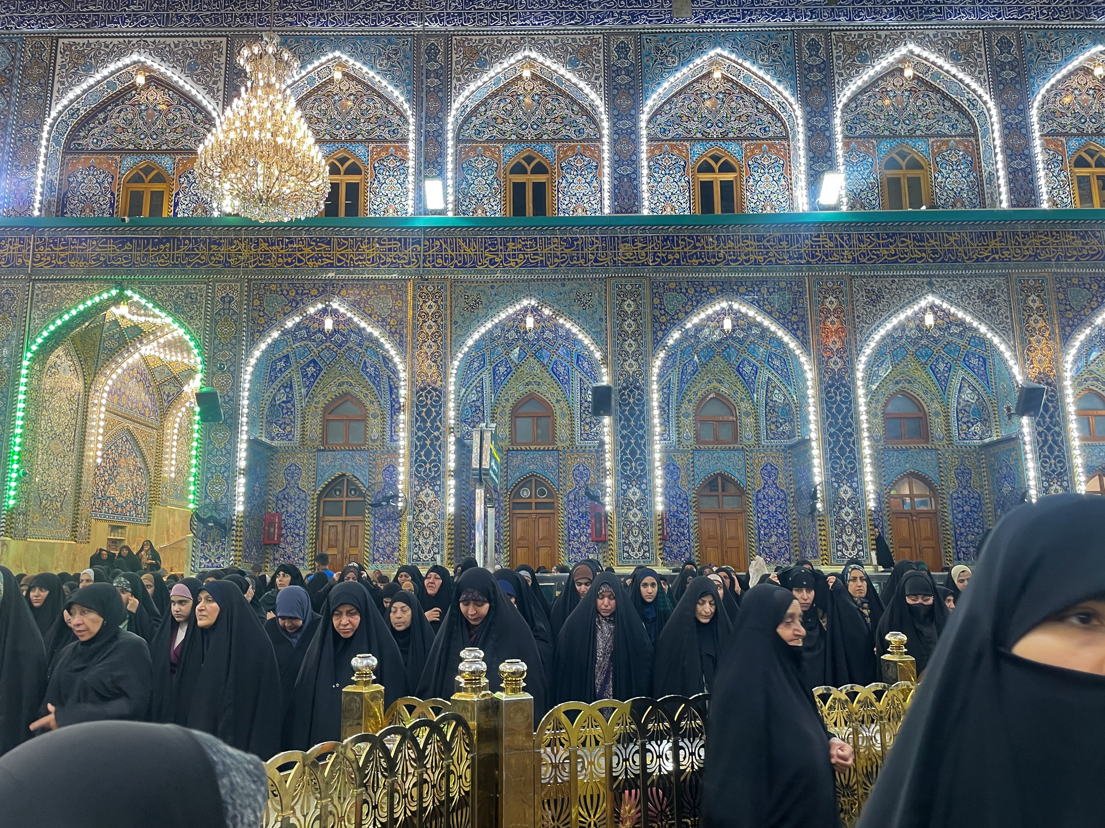 Peregrinos bajo las bombas rumbo al Irak chií