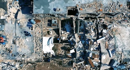 A damaged building is seen in the aftermath of the earthquake, in Aleppo, Syria February 7, 2023. 