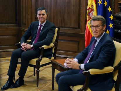 Reunión entre el Presidente del Gobierno, Pedro Sánchez y el lider de la oposición (PP), Alberto Núñez Feijóo, en el Congreso de los Diputados el pasado 22 de diciembre.
