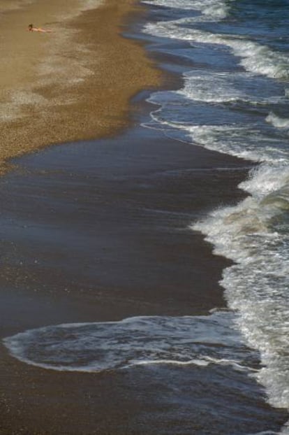 La playa de Aiguadolç, en Vilanova i la Geltrú (Barcelona).