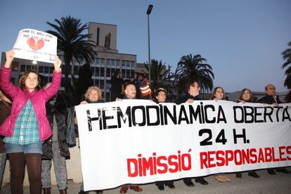 700 persones protesten a Tarragona per l'horari d'hemodinàmica.