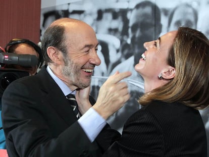 Alfredo Pérez Rubalcaba y Carme Chacón, en un acto electoral del PSC en Barcelona, el pasado 17 de noviembre.