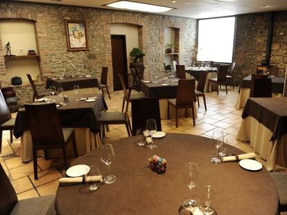 Comedor del restaurante El Retiro de Pancar, en Llanes.