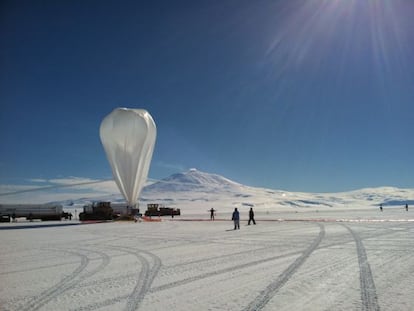 Base de operación de globos junto a la estación estadounidense McMurdo, en la Antártida.