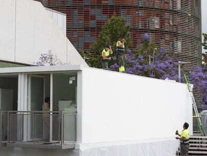 Exposició de l'Ajuntament de Barcelona de pisos pilot construïts en contenidors.