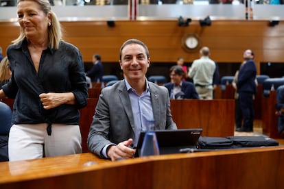 El portavoz del PSOE en la Asamblea de Madrid, Juan Lobato, a su llegada al Debate del Estado de la Regin.