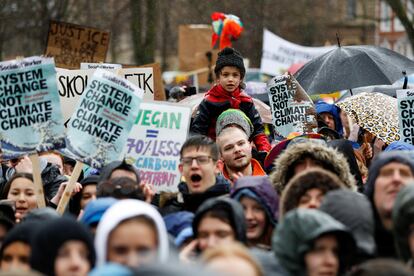 Manifestación de jóvenes contra el cambio climático en Bristol en 2020.