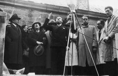 Mitin de José María Gil Robles, líder de la CEDA (Confederación Española de Derechas Autónomas), en El Escorial el 22 de abril de 1934.
