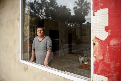 Elena Montañana, Dana sırasında Catarroja'daki sonbahar elbisesi işini kaybetti.