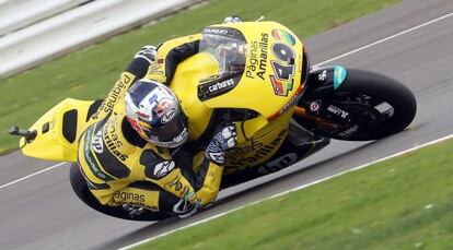 Maverick Viñales durante las clasificaciones de Moto2 en Silverstone.