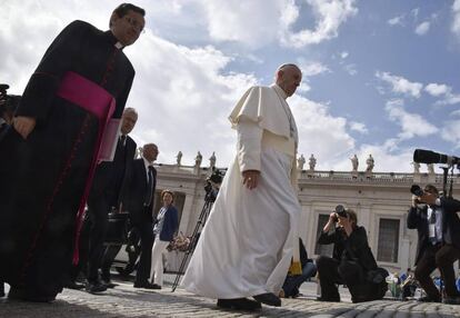 El Papa Francisco durante su audiencia de los miércoles enla Plaza San Pedro.