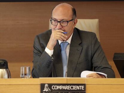 El presidente del Tribunal de Cuentas, Ramón Álvarez de Miranda, esta mañana en el Congreso de los Diputados.