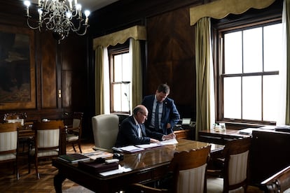 Jorge Quiroz en el ministerio de Hacienda, en Santiago Chile, el 13 de agosto.