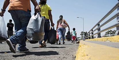 El paso de venezolanos en la frontera entre Venezuela y Colombia.