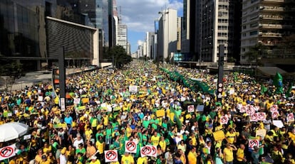 Manifestantes na avenida Paulista em 16 de agosto.