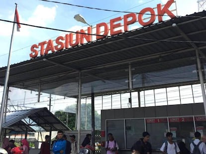 Estação de trem de Depok, um dos bastiões do islamismo radical na Indonésia.