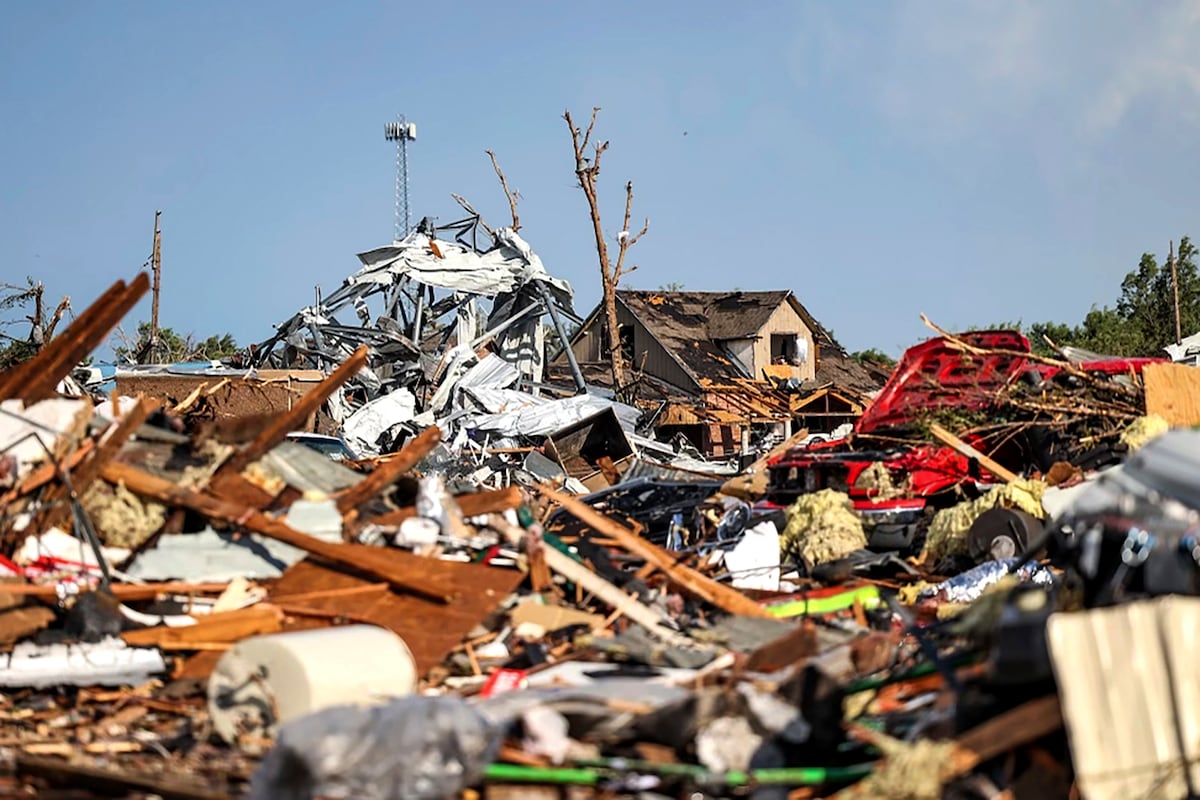 Cleanup begins after tornadoes hit Texas and Florida, killing 4 and ...