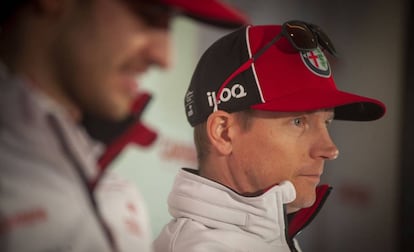 Kimi Raikkonen, con sus gafas Carrera X Alfa Romeo Racing.