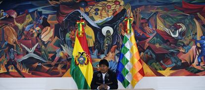 Dos días después de las elecciones, Evo Morales convocó a una rueda de prensa en la Casa Grande del Pueblo, la sede del Gobierno en La Paz. Morales negó las acusaciones de fraude, acusó a la oposición de intentar un golpe de Estado y declaró el estado de emergencia a nivel nacional.