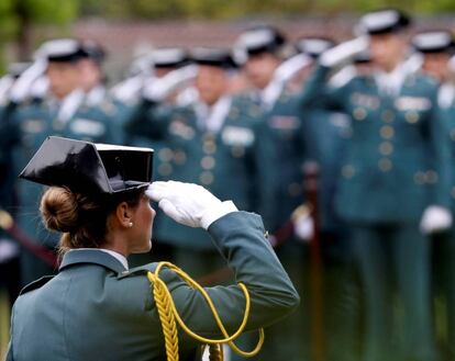 Agentes de la Guardia Civil en el cuartel de Intxaurrondo, en abril pasado.