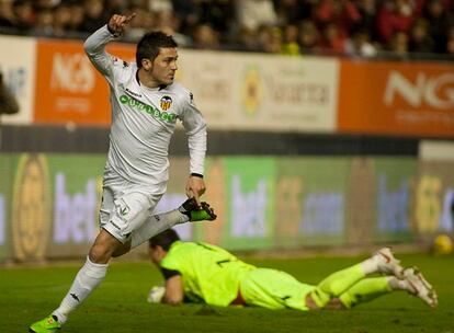 Villa celebra su gol, el primero del Valencia.