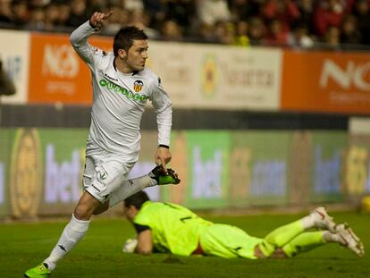 Villa celebra su gol, el primero del Valencia.