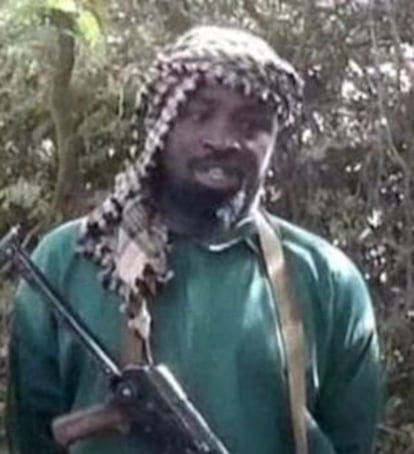 Abubakar Shekau, en una imagen de un vídeo distribuido a la prensa.