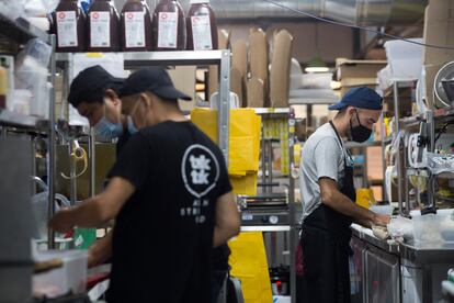 Cocina en Barcelona utilizada por diferentes restaurantes para el reparto de comida.