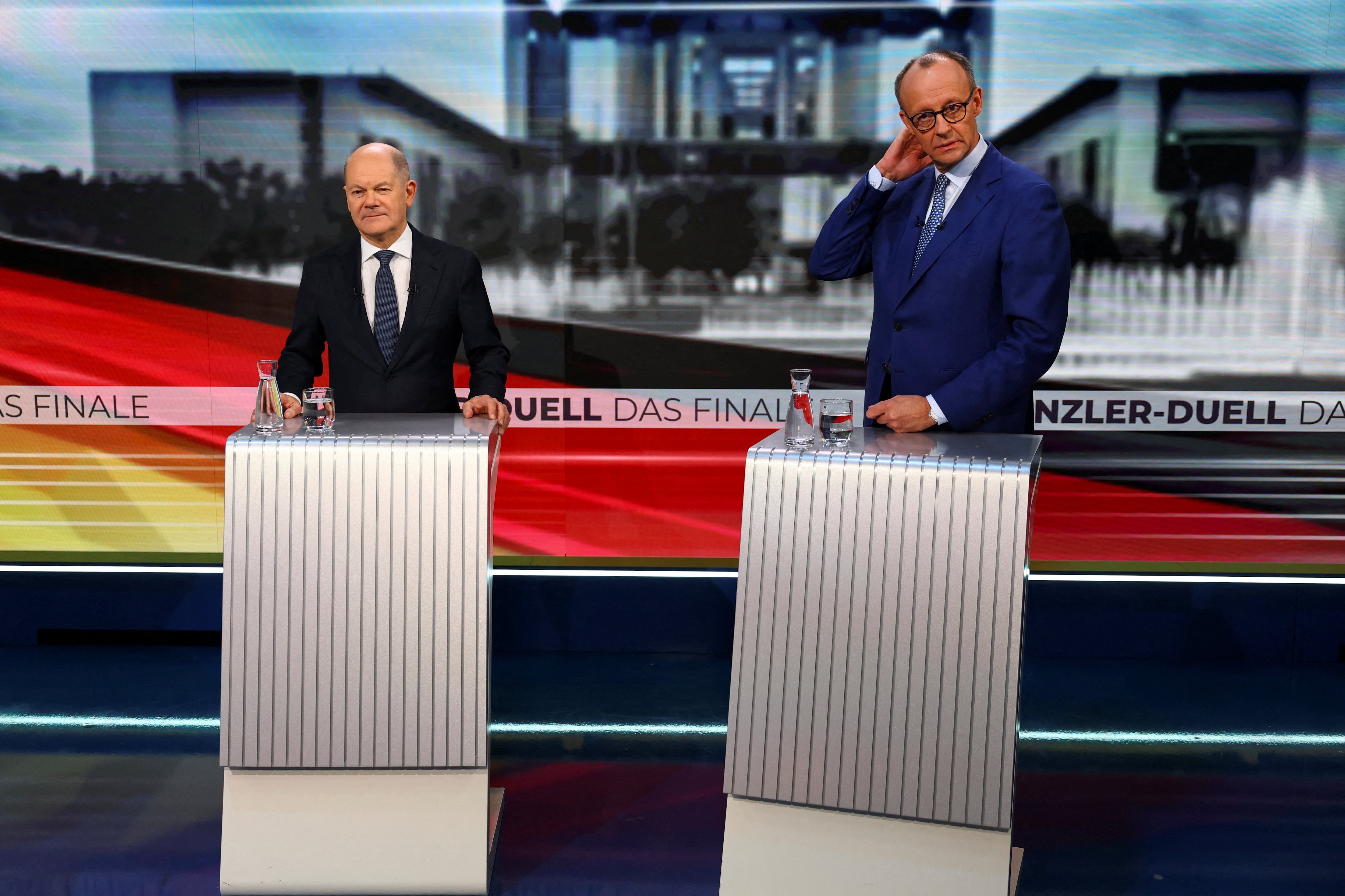 El canciller y candidato socialdemócrata Olaf Scholz durante el debate televisivo con su rival conservador Friedrich Merz, el 19 de febrero de 2025.