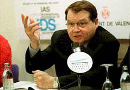 El investigador Luc Montagnier, ayer en el Palau de Congresos de Valencia.