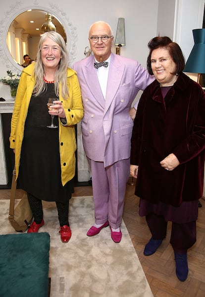 Mary Beard junto a Manolo Blahnik.