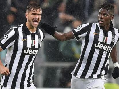 Llorente y Pogba celebran el tercer tanto de la Juve.