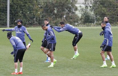 Los jugadores del Madrid en un entrenamiento de la semana pasada.