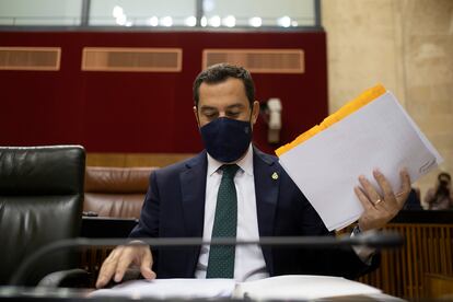 El presidente de la Junta de Andalucía, Juan Manuel Moreno, durante el debate sobre el estado de la comunidad.