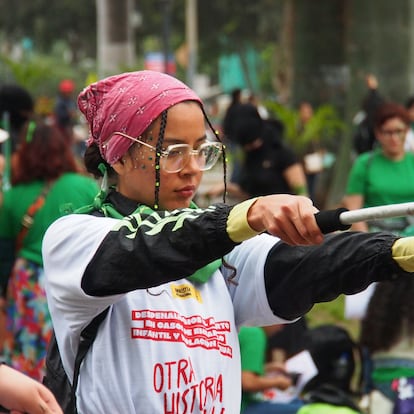 Jóvenes en una manifestación en favor del aborto, en Lima, Perú, el 28 de septiembre de 2024