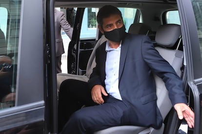 Josep Lluís Trapero sale de la comisaria tras conocer la sentencia de absolución por parte de la Audiencia Nacional, en Barcelona.