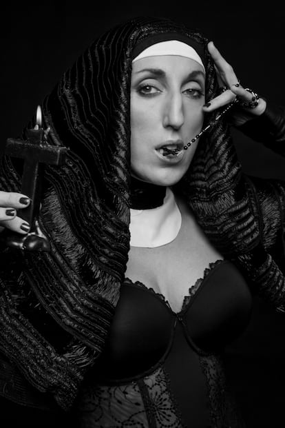 En 2012, LaBruce presentó en España una exposición con provocadores retratos que representaban la imaginería de santos. En la imagen, la actriz Rossy de Palma.