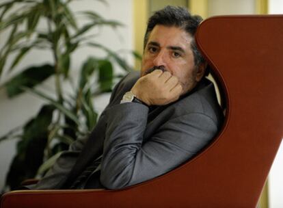 Jesús Eguiguren, presidente del Partido Socialista de Euskadi, en la sede del Parlamento vasco, durante la entrevista con EL PAÍS el 11 de marzo de 2010.