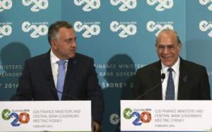 El secretario general de la OCDE, Angel Gurra, y el tesorero federal de Australia, Joe Hockey, ofrecen una rueda de prensa conjunta en la reunin de ministros del G20 en Sdney (Australia).