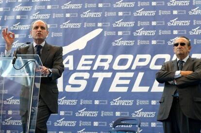 Francisco Camps y Carlos Fabra, en la inauguración del aeropuerto de Castellón.